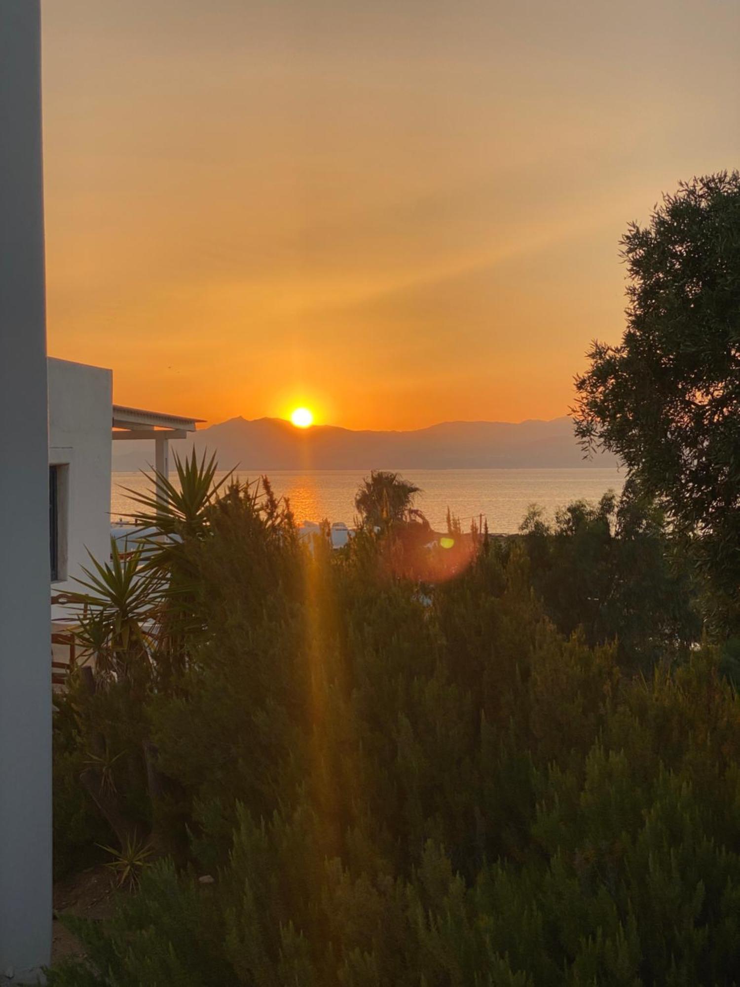 Iliopetra Studios Chrisi Akti (Paros) Exterior foto