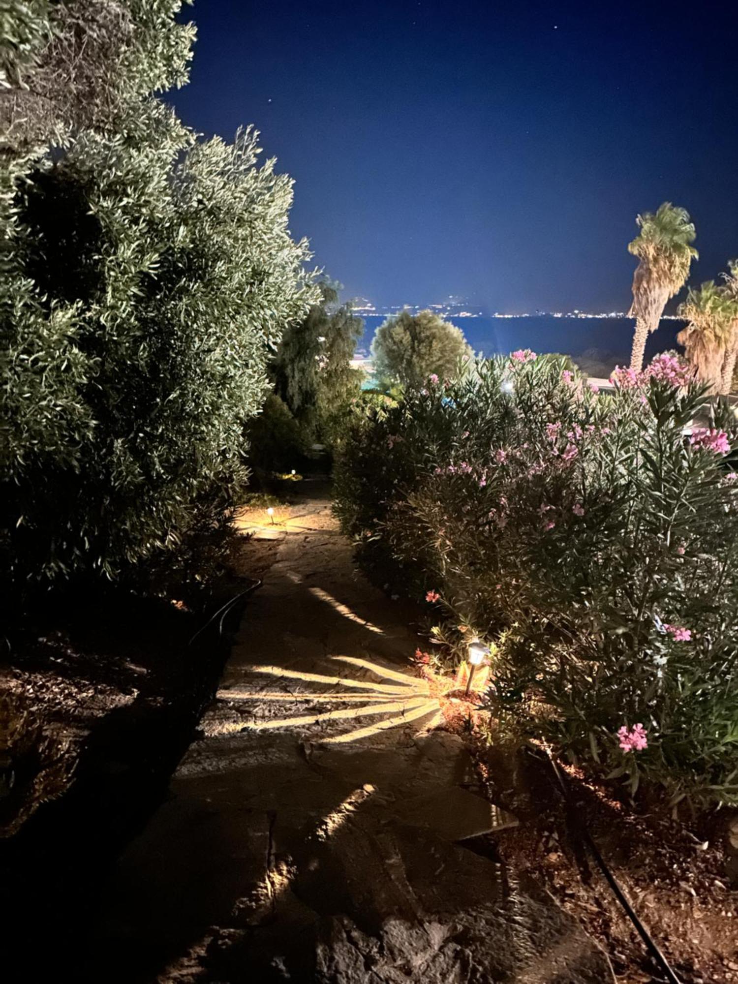 Iliopetra Studios Chrisi Akti (Paros) Exterior foto